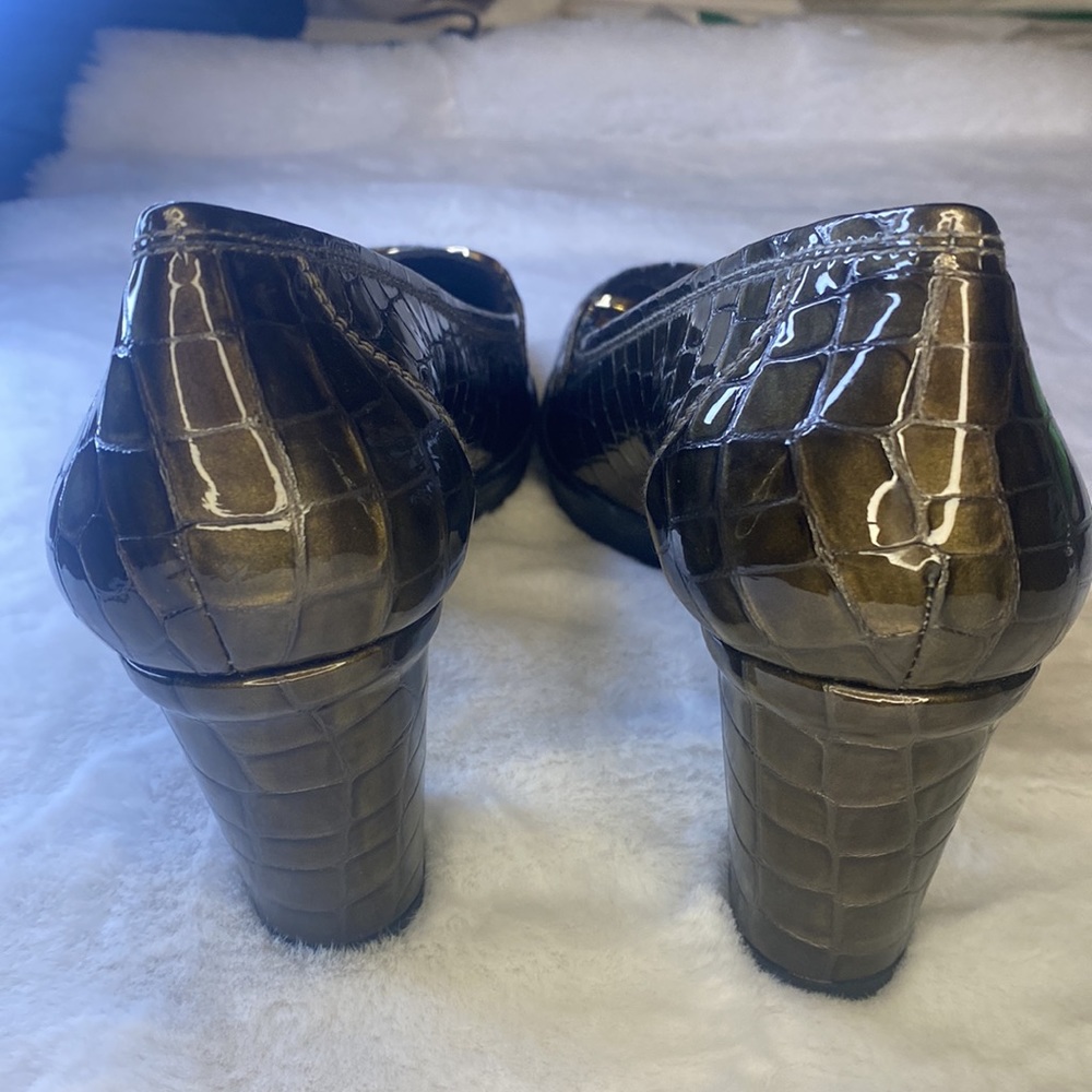 Stuart Weitzman Alligator Print Heeled Loafer - image 5